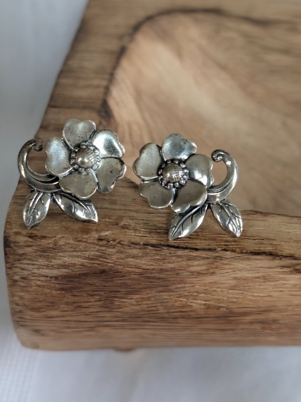 Vintage Sterling Silver Screw Back Floral Earrings